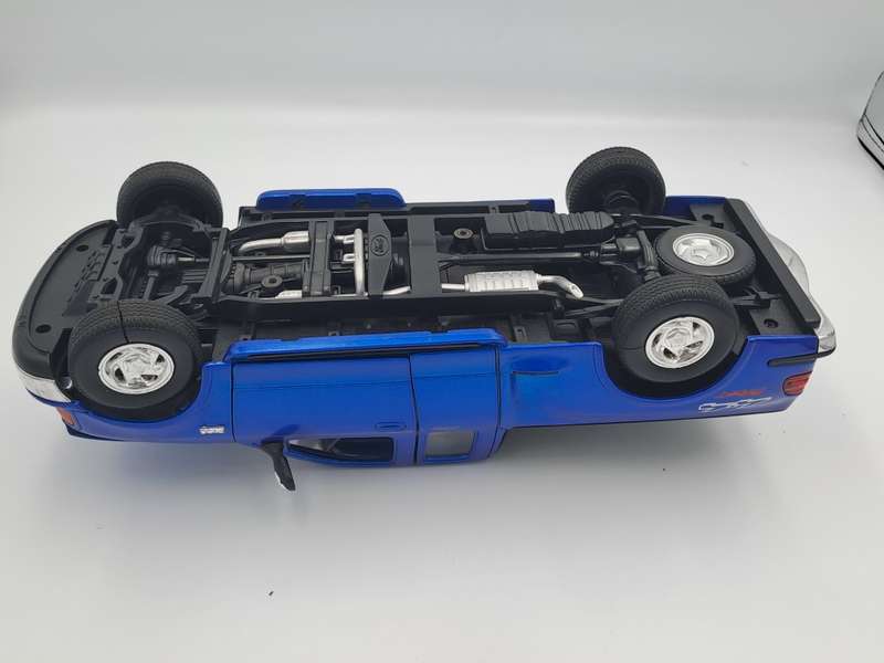 1999 Welly -Die-Cast - FORD F-150 Flareside Supercab Pick-up - Scale 1/18