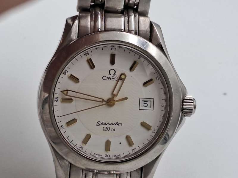 Pre-0wned 1990`s Omega Seamaster 120m Mens Quartz watch -Very Good Condition