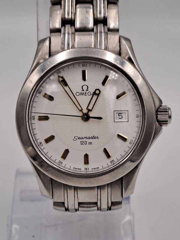 Pre-0wned 1990`s Omega Seamaster 120m Mens Quartz watch -Very Good Condition