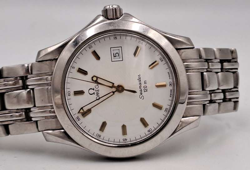 Pre-0wned 1990`s Omega Seamaster 120m Mens Quartz watch -Very Good Condition