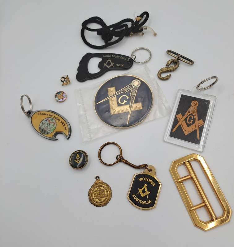 A Collection of Free Mason (Masonic) Items -Keyrings,Pins,Badges,Buckle