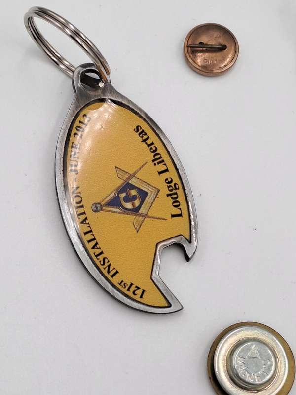 A Collection of Free Mason (Masonic) Items -Keyrings,Pins,Badges,Buckle