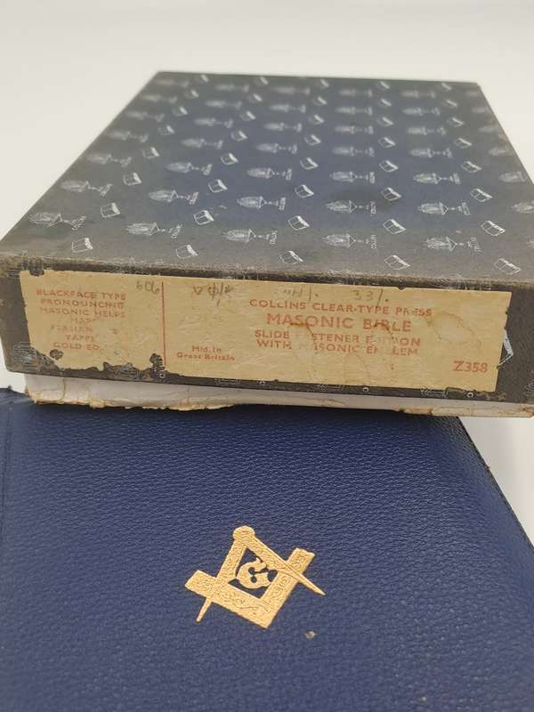 Collins Free Mason Bible -1951 - The Holy Bible -Free Masonary and The Bible -Mint condition_BOXED