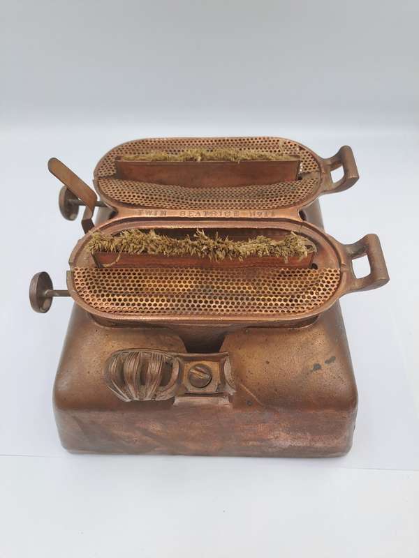 Early 1900`s Antique Cast Iron Twin Beatrice No 11 Kerosene stove -Copper plated