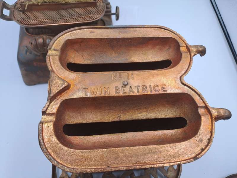 Early 1900`s Antique Cast Iron Twin Beatrice No 11 Kerosene stove -Copper plated
