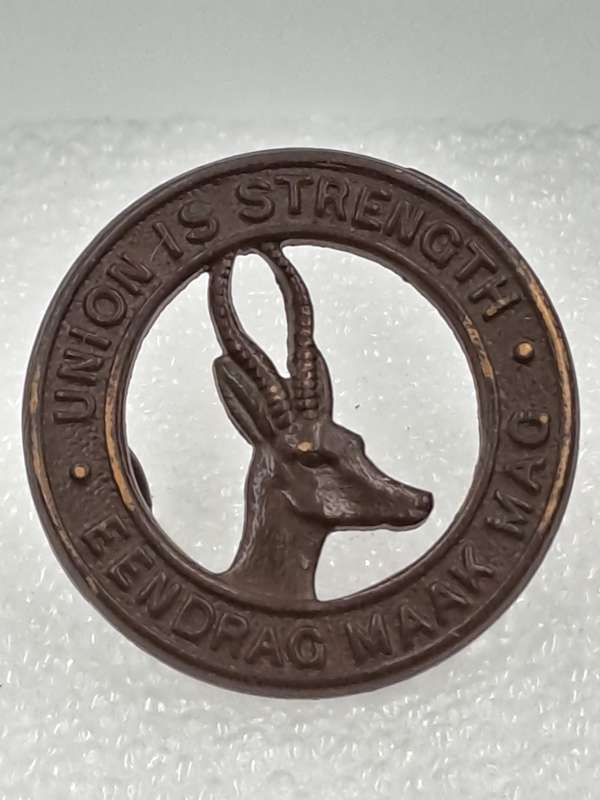 Vintage SADF /SA ARMY UNION IS STRENGTH-COLLAR BADGE SADF