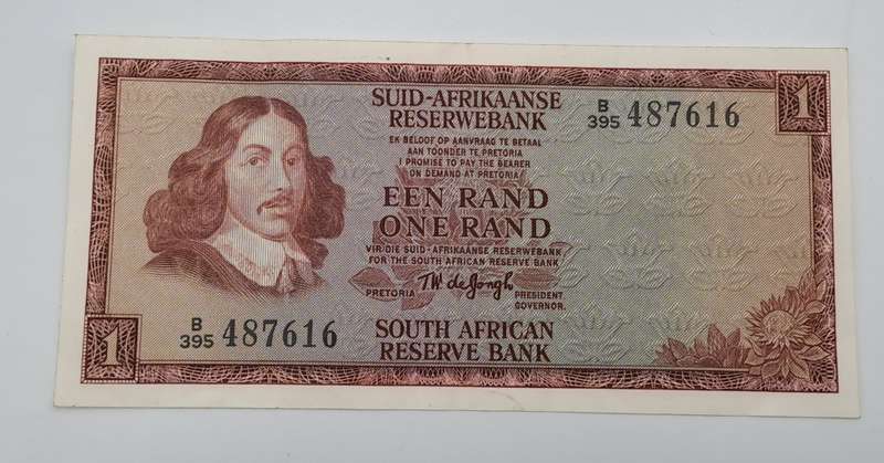 South Africa T.W. de Jongh 1975 One Rand Note Prefix B395 UNCIRCULATED