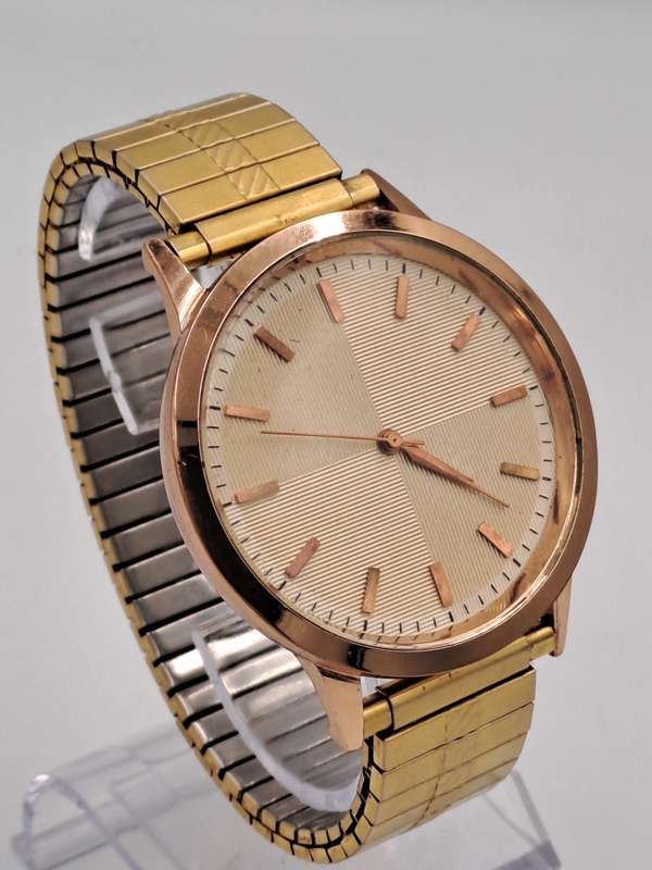 Pre-Owned Mens Gold Tone Fashion  Quartz Watch -Working- No Name