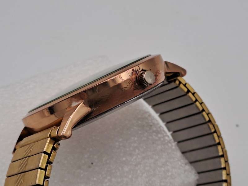 Pre-Owned Mens Gold Tone Fashion  Quartz Watch -Working- No Name