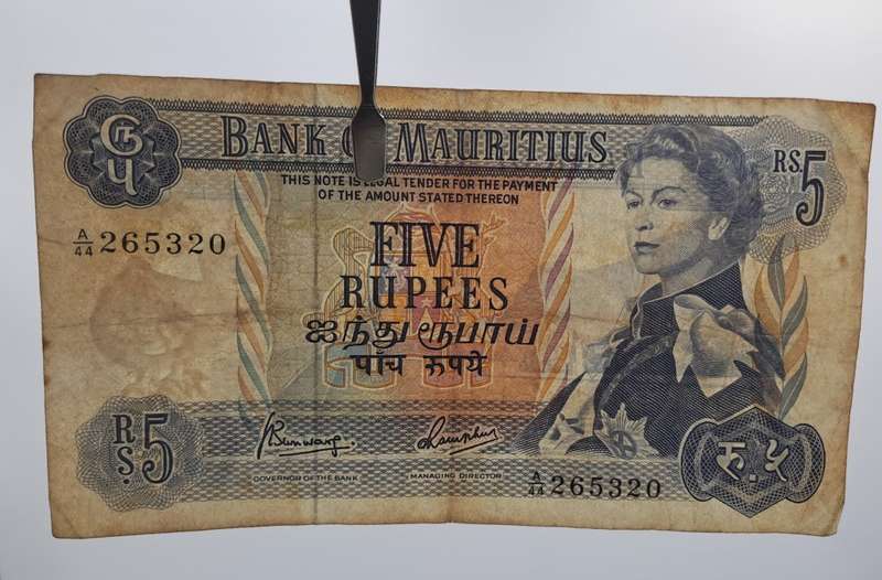 1967  Mauritius 5 Rupees  Bank Note -Circulated