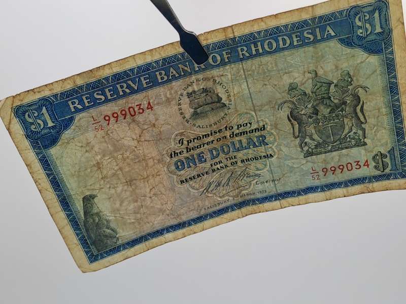 2 March 1973 Rhodesia one Dollar Bank Note -Circulated