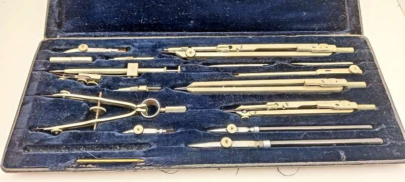 Vintage Nestlers Techniker Drawing Drafting Set  Germany-in hard Case