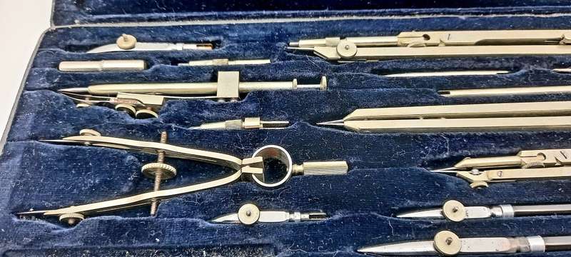 Vintage Nestlers Techniker Drawing Drafting Set  Germany-in hard Case