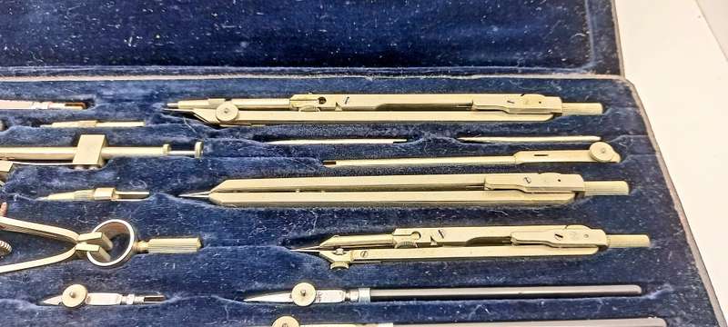 Vintage Nestlers Techniker Drawing Drafting Set  Germany-in hard Case