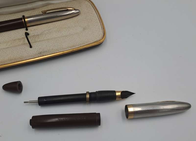 Vintage Sheaffer Fountain Pen with 14kt Gold Nib and Pencil USA - in nice case SEE CONDITION
