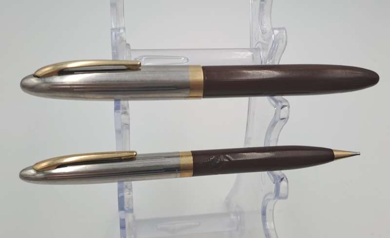 Vintage Sheaffer Fountain Pen with 14kt Gold Nib and Pencil USA - in nice case SEE CONDITION