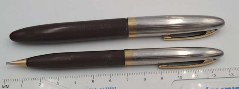 Vintage Sheaffer Fountain Pen with 14kt Gold Nib and Pencil USA - in nice case SEE CONDITION