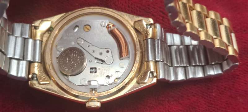 Vintage Ladies Seiko 2A23-003LR Quartz Day/Date Gold tone Watch -Working 100%