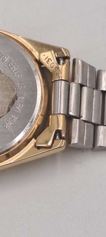 Vintage Ladies Seiko 2A23-003LR Quartz Day/Date Gold tone Watch -Working 100%