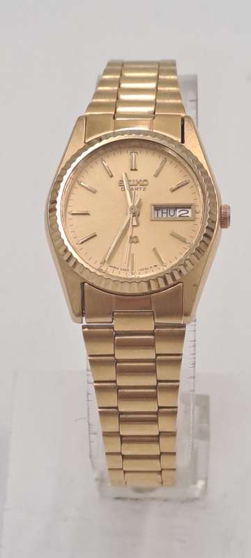 Vintage Ladies Seiko 2A23-003LR Quartz Day/Date Gold tone Watch -Working 100%