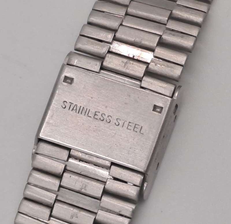 Pre-Owned Vintage Mens Lorus Quartz Y142-8010 watch -Working