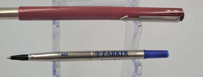 Pre-owned 2008 Parker Arrow Maroon Rollerball Pen  ..  In case , Ink still ok