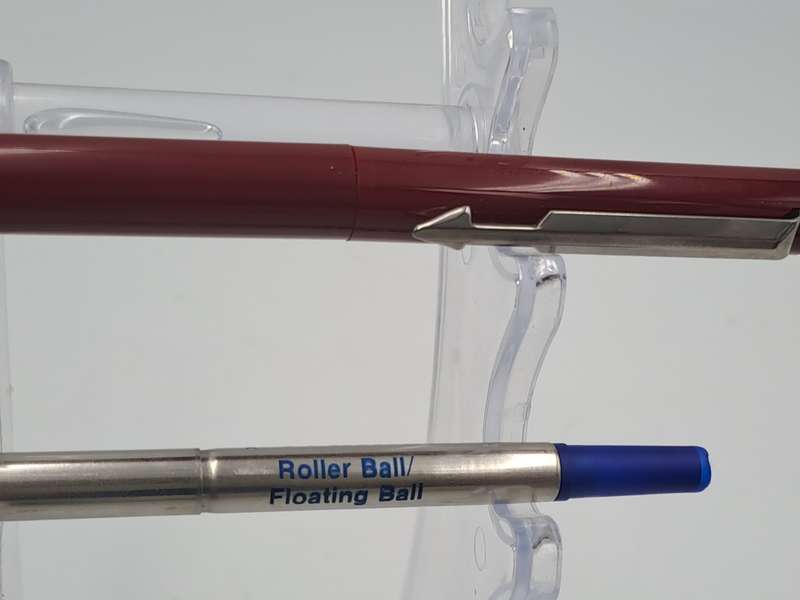 Pre-owned 2008 Parker Arrow Maroon Rollerball Pen  ..  In case , Ink still ok
