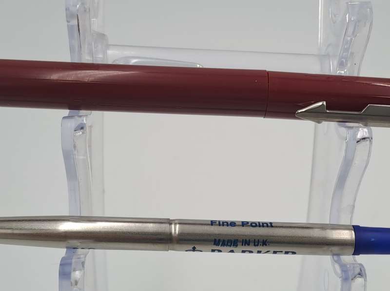 Pre-owned 2008 Parker Arrow Maroon Rollerball Pen  ..  In case , Ink still ok