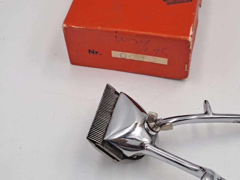 Vintage French Hair Clippers in Original Box -Good Condition