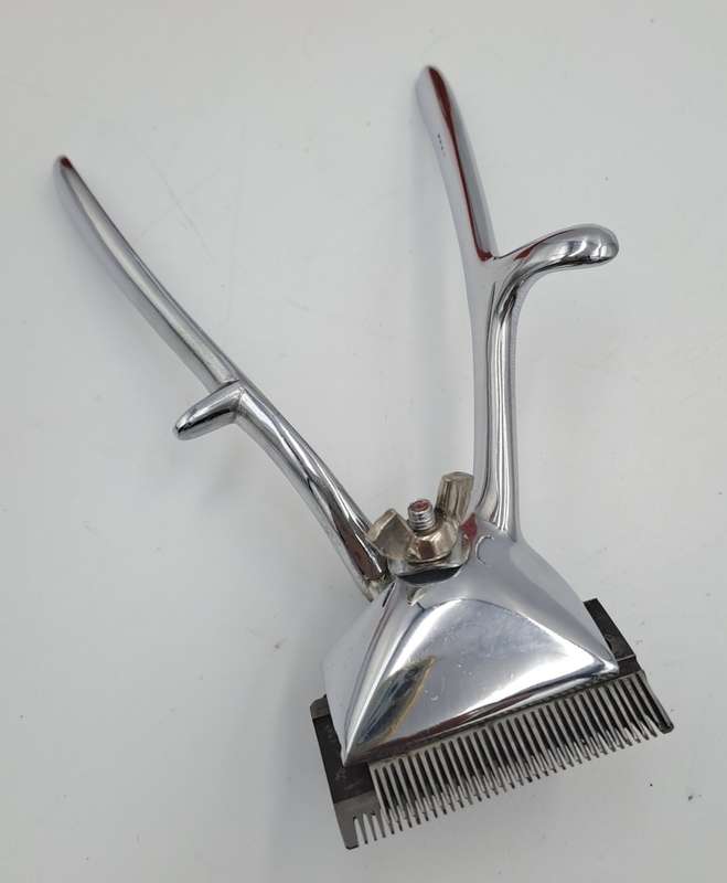 Vintage French Hair Clippers in Original Box -Good Condition