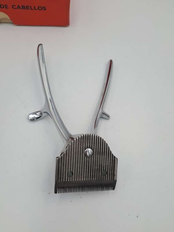 Vintage French Hair Clippers in Original Box -Good Condition
