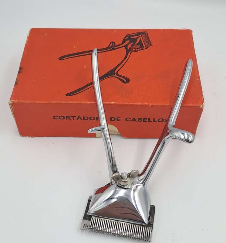 Vintage French Hair Clippers in Original Box -Good Condition
