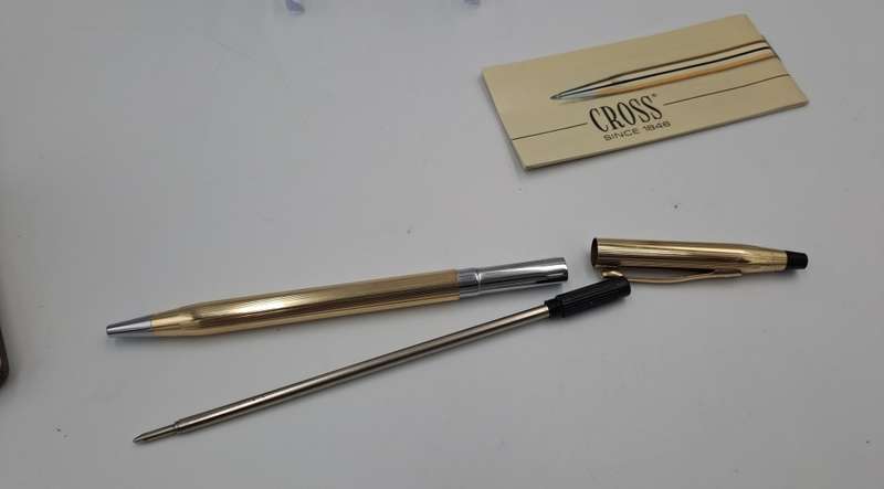 Vintage 1/20 10kt rolled gold Cross ballpoint point in Brown Hard case- ink is dry