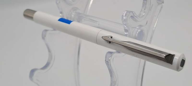 Parker Vector STD RB White Medium Blue G.B.X in case with Alpha Logo (Rollerball)