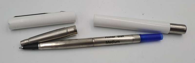 Parker Vector STD RB White Medium Blue G.B.X in case with Alpha Logo (Rollerball)