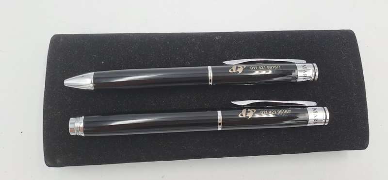 Pre-owned Mark Twain Luxury pen set with a company Logo boxed