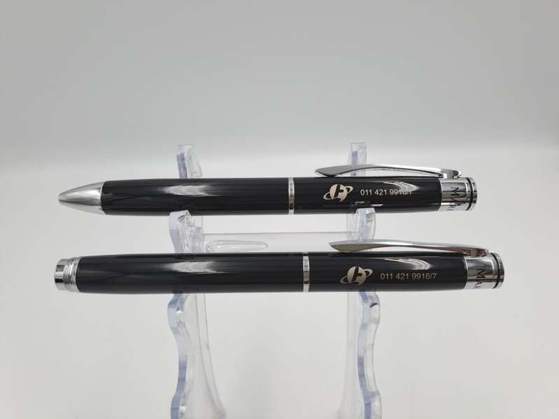 Pre-owned Mark Twain Luxury pen set with a company Logo boxed