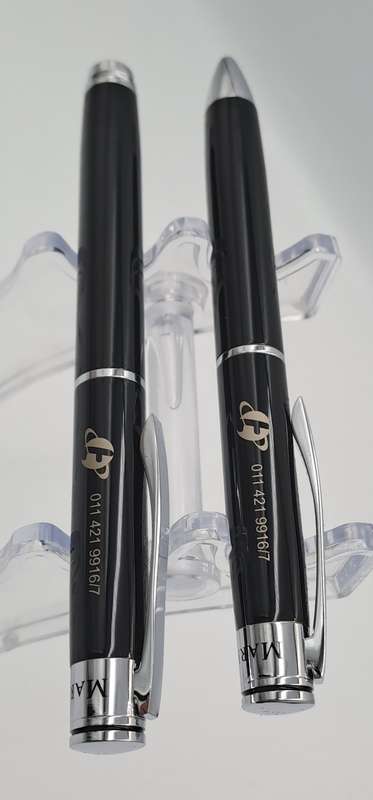 Pre-owned Mark Twain Luxury pen set with a company Logo boxed