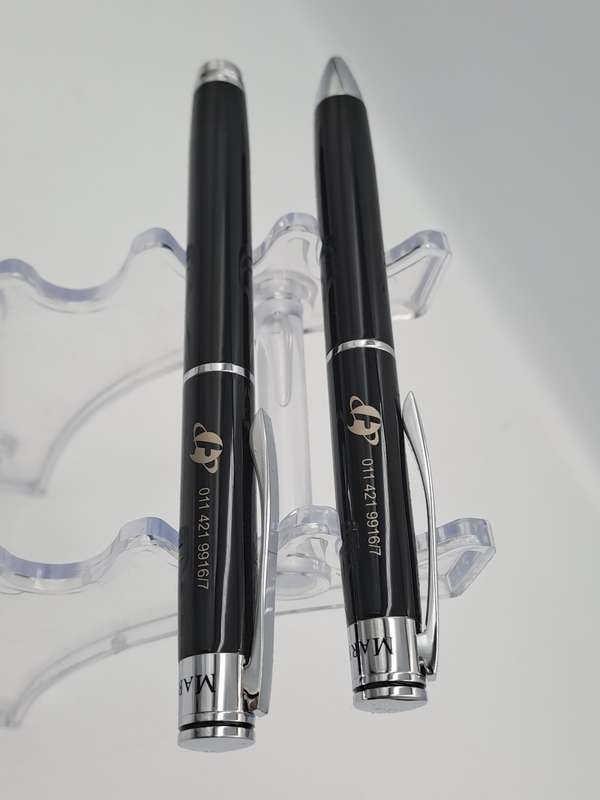 Pre-owned Mark Twain Luxury pen set with a company Logo boxed