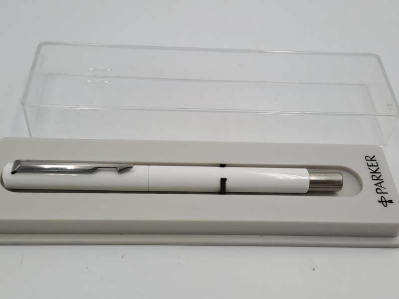 Pre-Owned White Parker Rollerball Pen - Need New Refill-in case