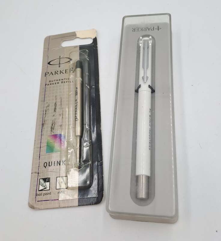 Vintage Branded White Parker Pen - no refill - will include a spare refill as in photos