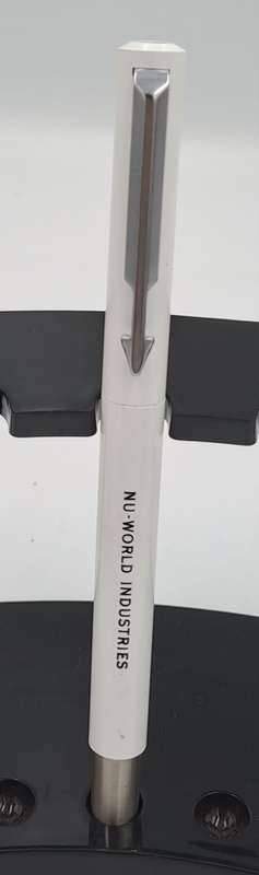 Vintage Branded White Parker Pen - no refill - will include a spare refill as in photos