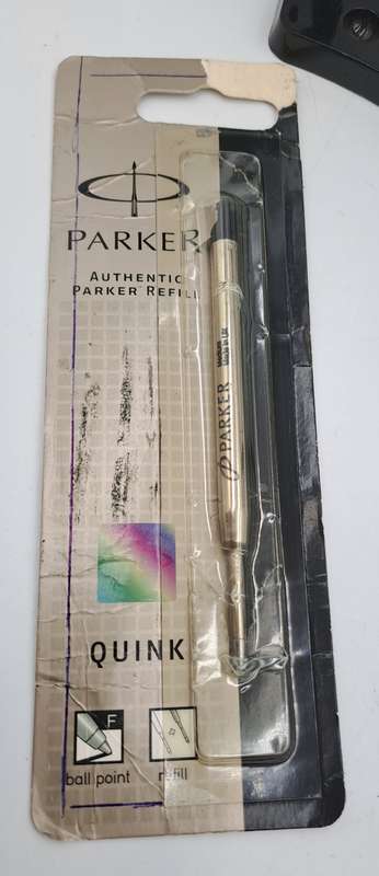 Vintage Branded White Parker Pen - no refill - will include a spare refill as in photos
