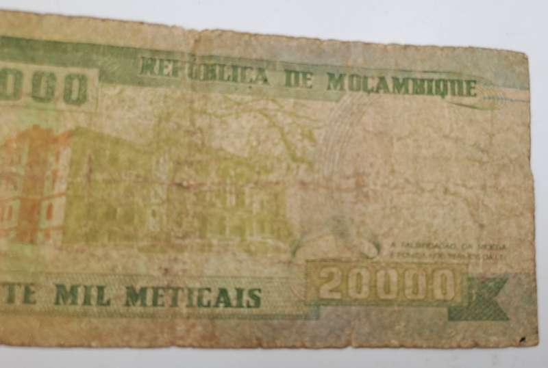 1999  Mozambique 20 000 Meticais Banknote-see condition