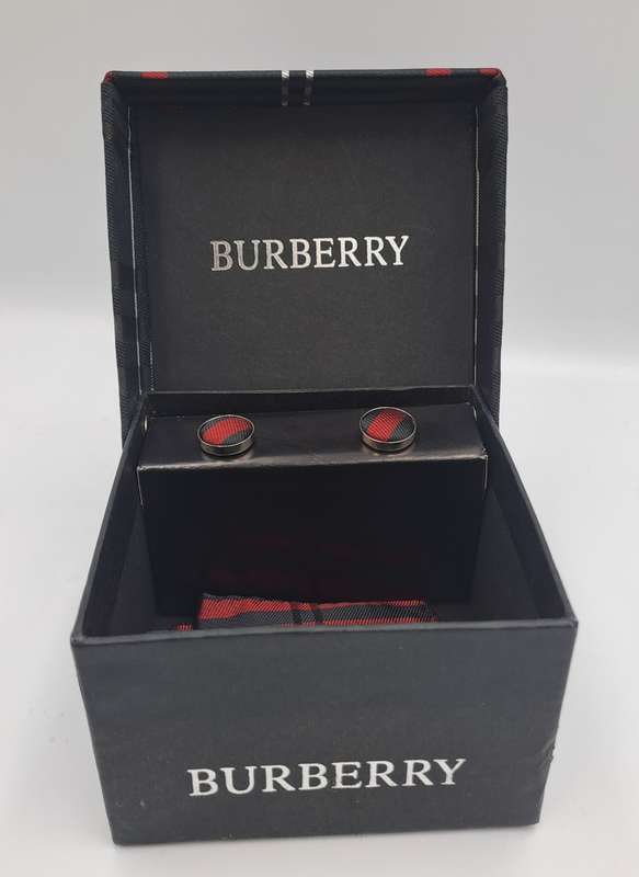 Vintage Burberry Cufflinks and Pocket Square Gift set -The Tie is Missing