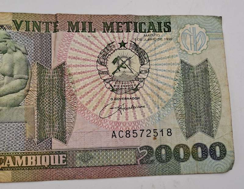 1999 Mozambique 20 000 Meticais