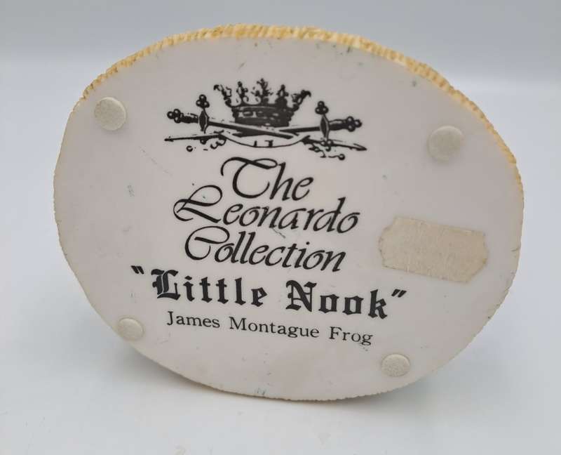 The Leonardo Collection Figurine Little Nook Frog by James Montague
