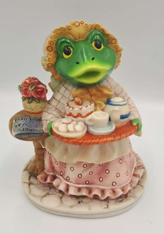 The Leonardo Collection Figurine Little Nook Felicity Frog