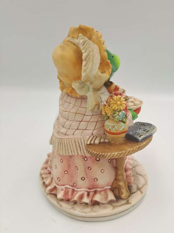The Leonardo Collection Figurine Little Nook Felicity Frog