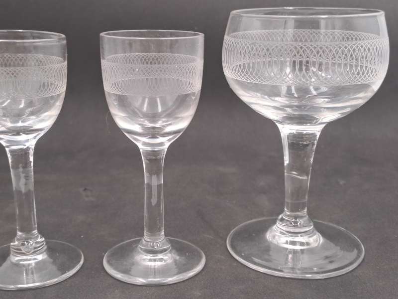 3 Crystal Cherry Glasses  (8,5cm) and matching Coupe Glass  (9,2cm)